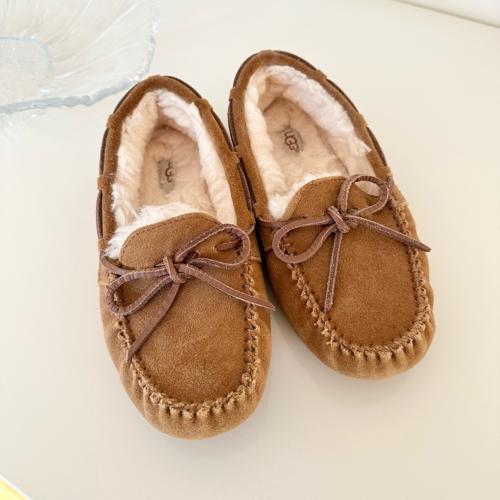 UGG Kids slippers 🤎